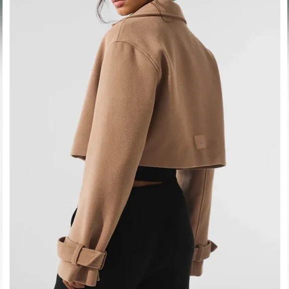 Alo Wool Cropped Metro Tench - Picture 2 of 12